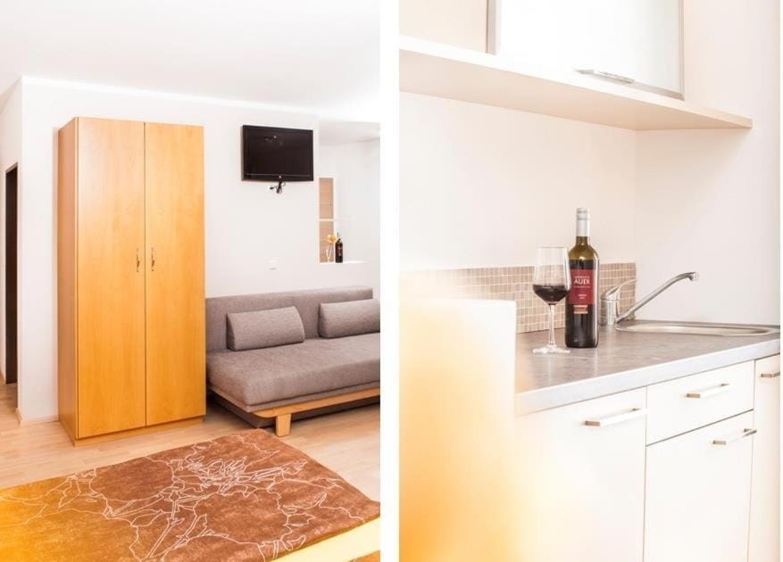 Kitchen or kitchenette, Bedroom