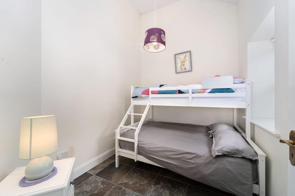 Bed, Bedroom, bunk bed