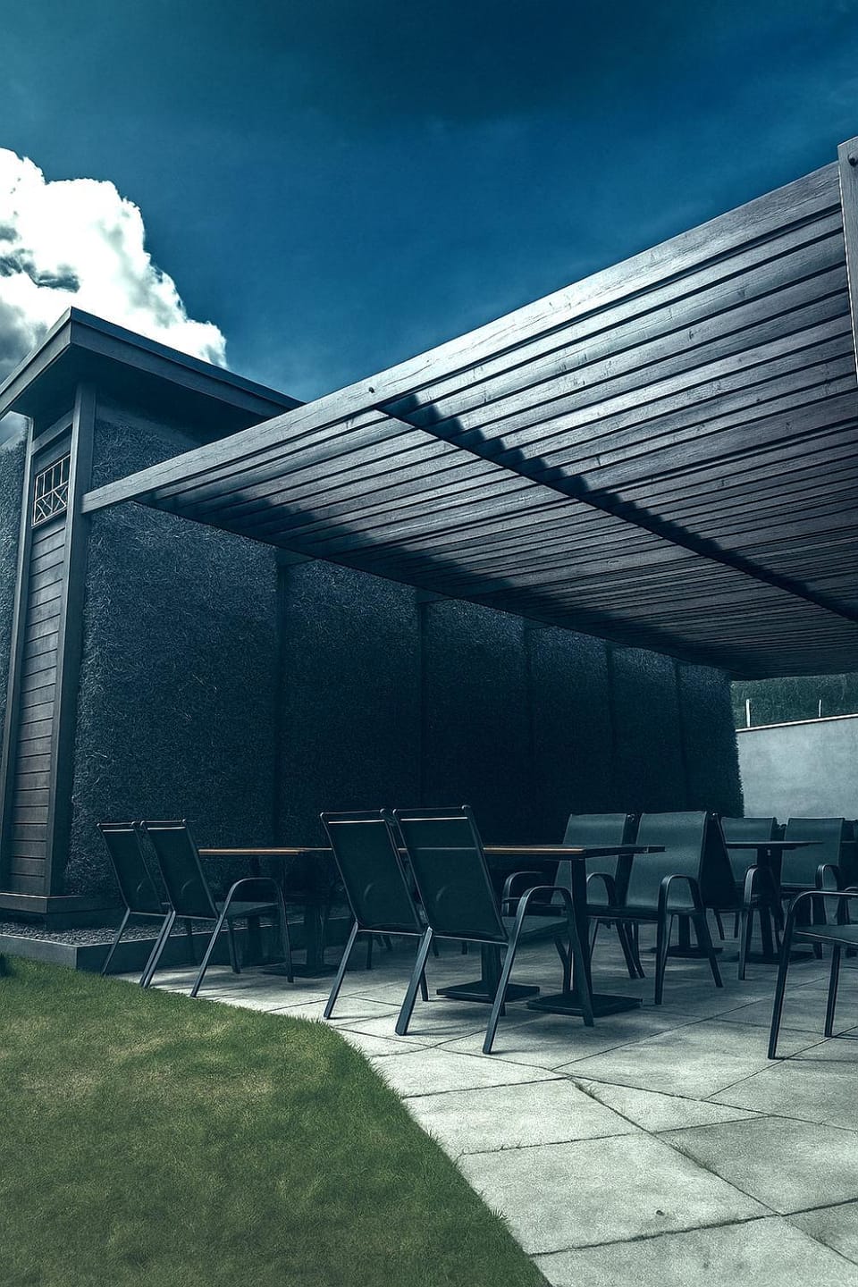 Restaurant/places to eat, Balcony/Terrace