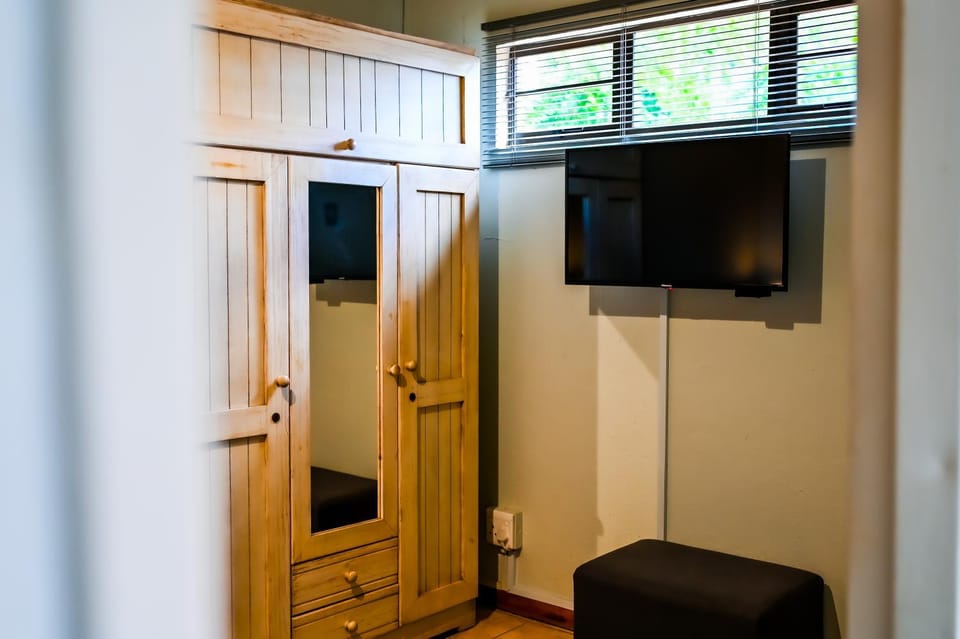TV and multimedia, Bedroom, wardrobe