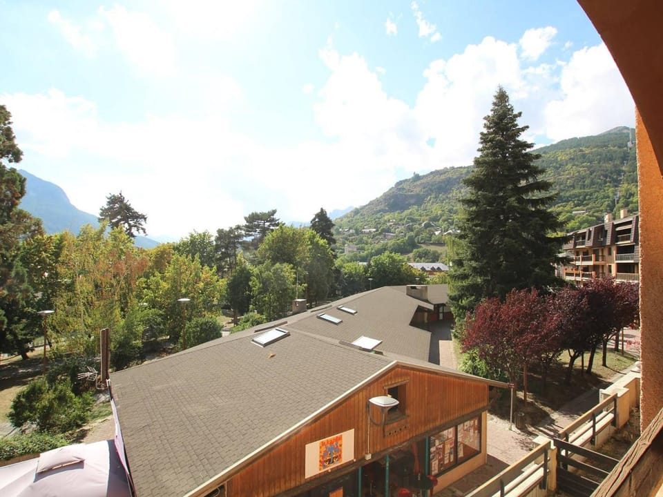 Appartement T2 cabine à Briançon, parfait pour 4-6 pers, proche centre, télécabine et commerces Cabin in Briançon