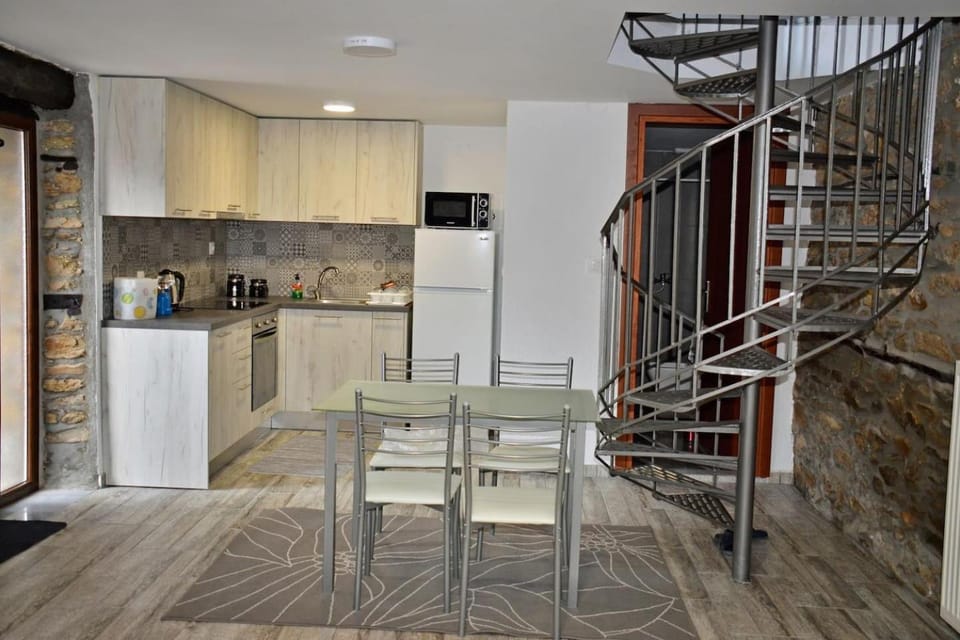 Dining area, Communal kitchen