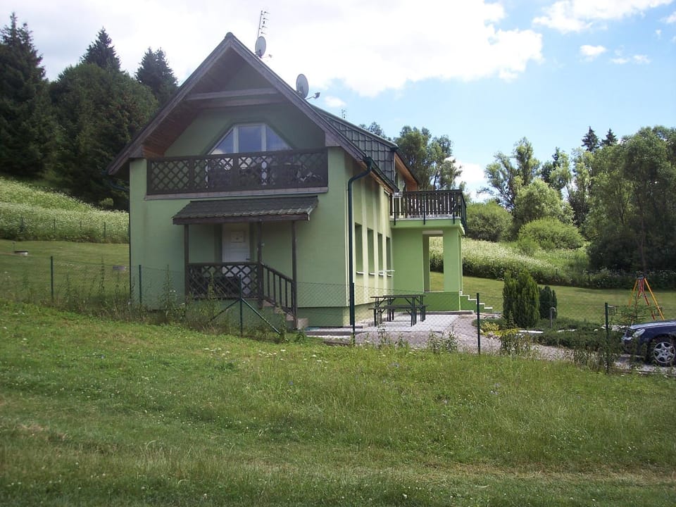 Property building, Natural landscape, Balcony/Terrace