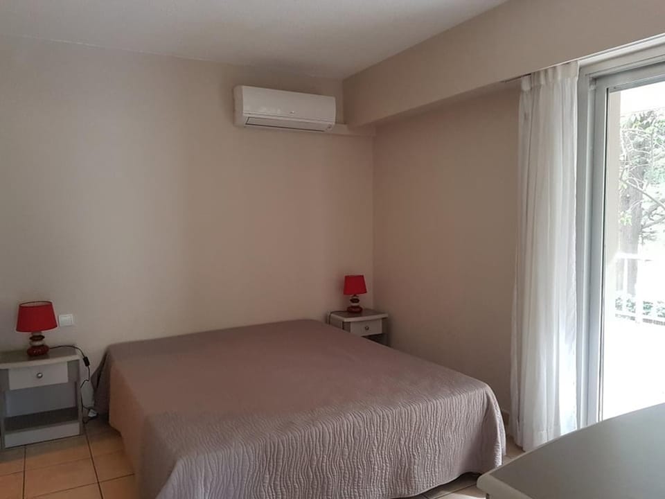 Appartement 2 Pièces avec Balcon, Climatisé, Proche Plage et Centre-Ville - FR-1-466A-2 Apartment in Saint-Raphael