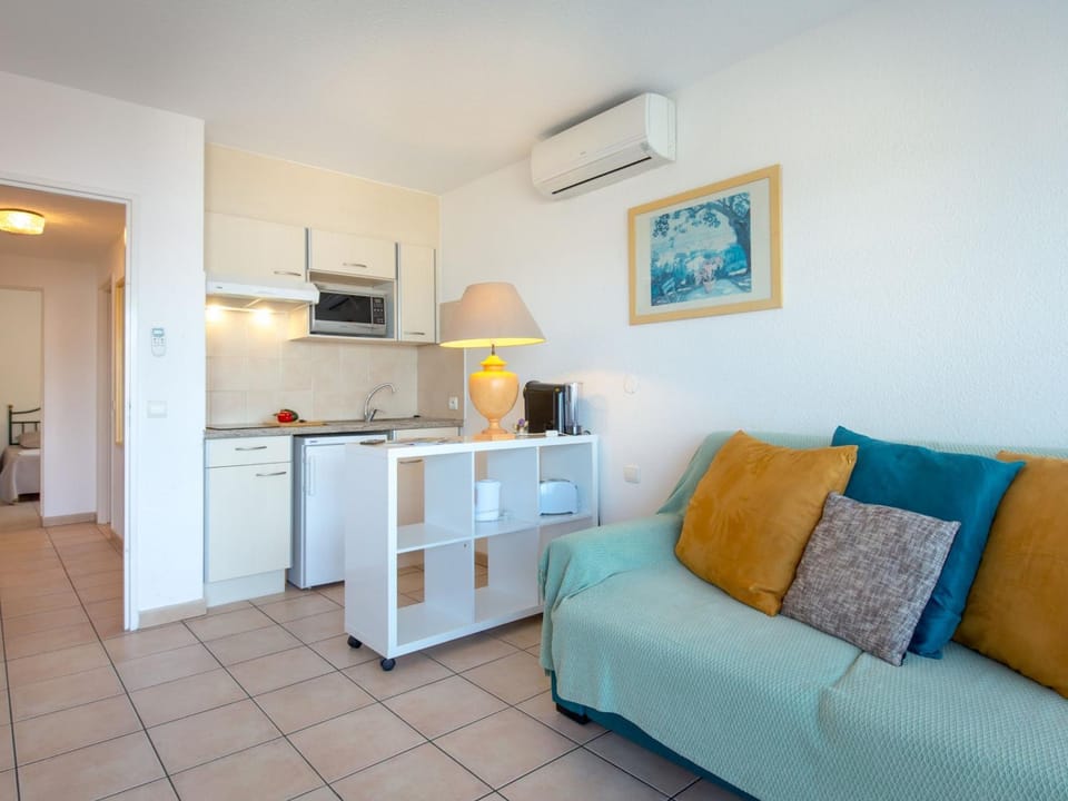 Appartement 2 pièces avec Terrasse - Plage à 50m - Climatisé - Proche Gare et Commerces - FR-1-466A-4 Apartment in Saint-Raphael