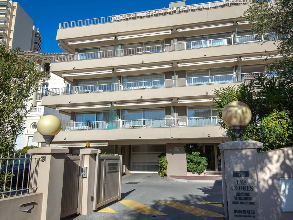Studio Climatisé 2/3 Pers - Proche Plage et Commerces - Wifi Gratuit - FR-1-466A-18 Apartment in Saint-Raphael