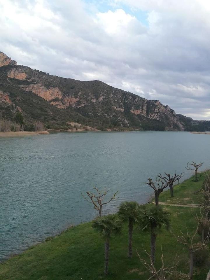 Apartamento a 1a linea Sant Llorenç de Montgai_ WhiteHouse Apartment in Catalonia