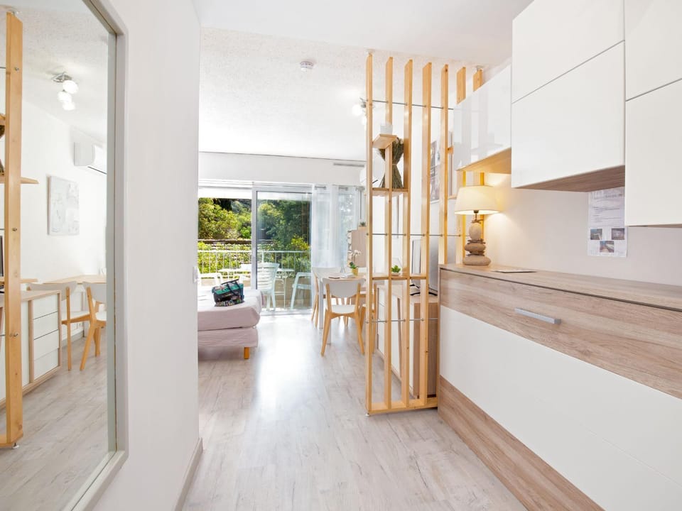 Studio Climatisé pour 3, Face Est, à 50m Plage et Proche Commerces - FR-1-466A-23 Apartment in Saint-Raphael