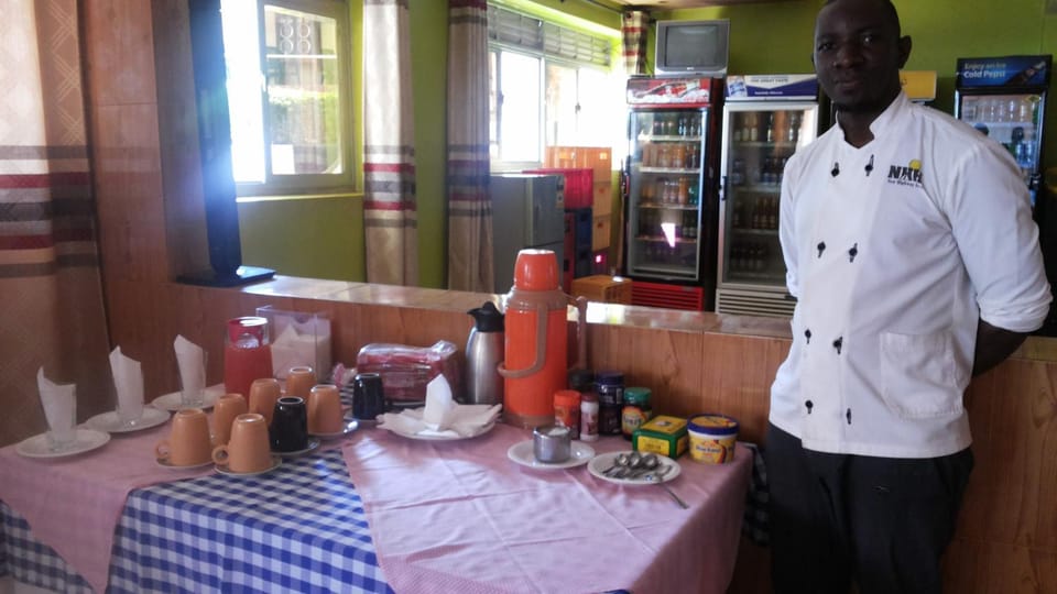 Restaurant/places to eat, Food and drinks, Breakfast