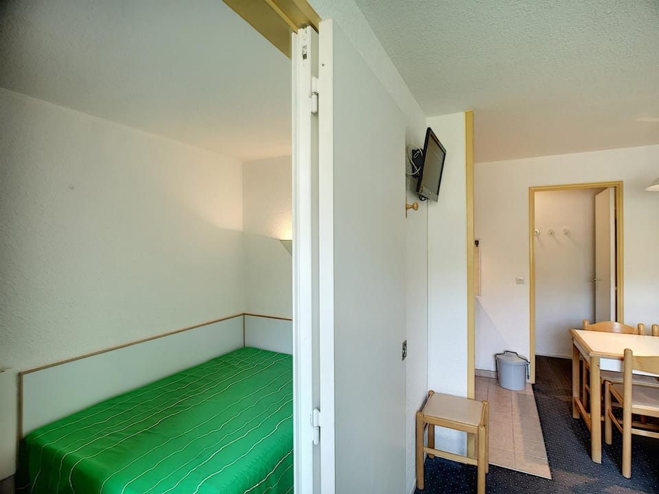 Appartement économique 2 pièces, 4 pers, proche pistes, parking - FR-1-178-330 Apartment in Les Allues