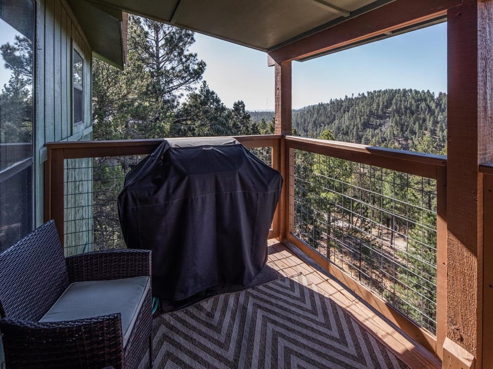 BBQ facilities, Balcony/Terrace, Seating area, Mountain view