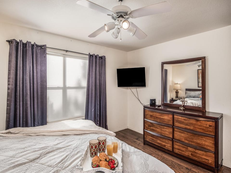 Bed, TV and multimedia, Bedroom, furniture