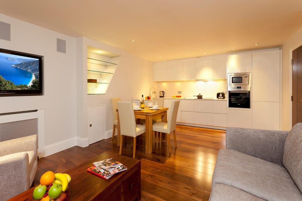 Kitchen or kitchenette, Living room, Dining area