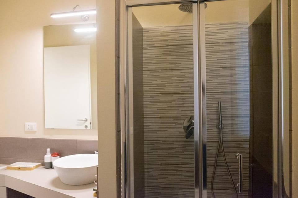 Bilocale vicino Stazione CIR 00015 Apartment in Lombardy