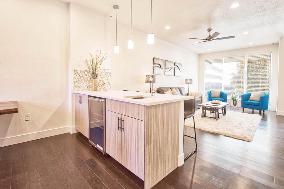 Kitchen or kitchenette, Living room