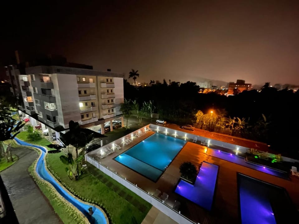 Condomínio completo em Ubatuba a 300 metros da praia Apartment in Ubatuba