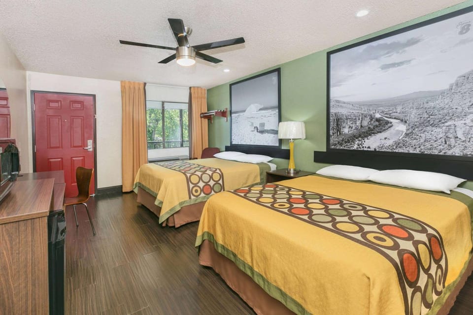 Photo of the whole room, On site