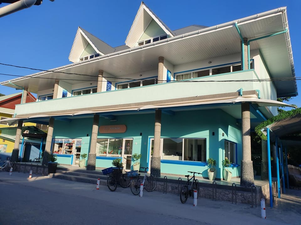 Property building, Facade/entrance