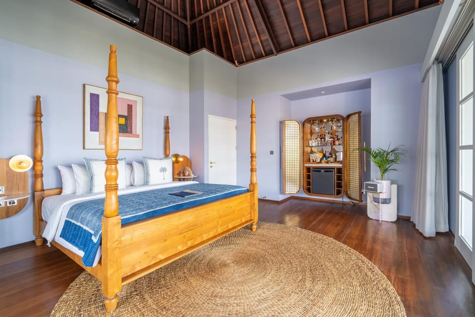 Bed, Living room, Photo of the whole room, Bedroom
