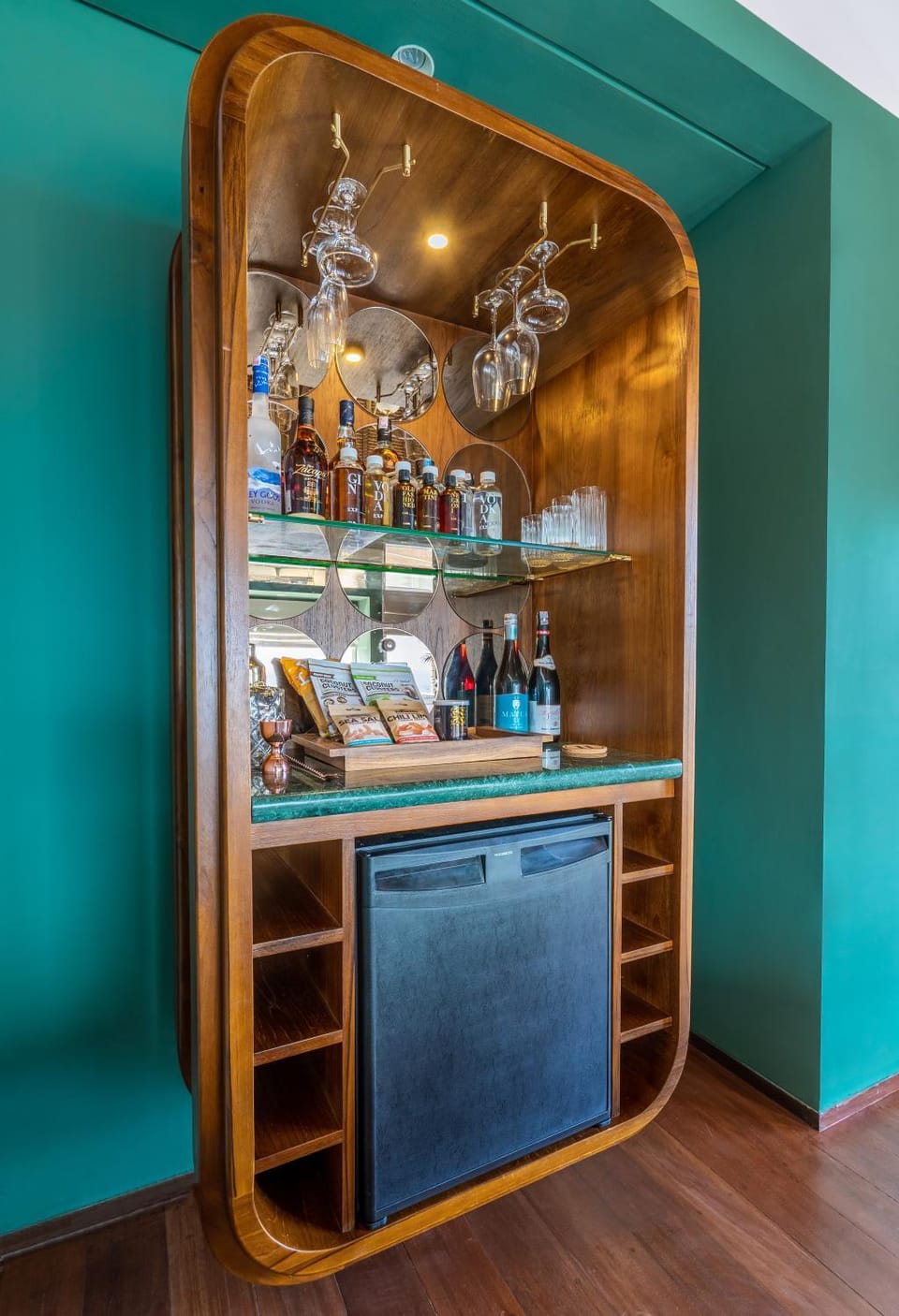 Food and drinks, Drinks, minibar