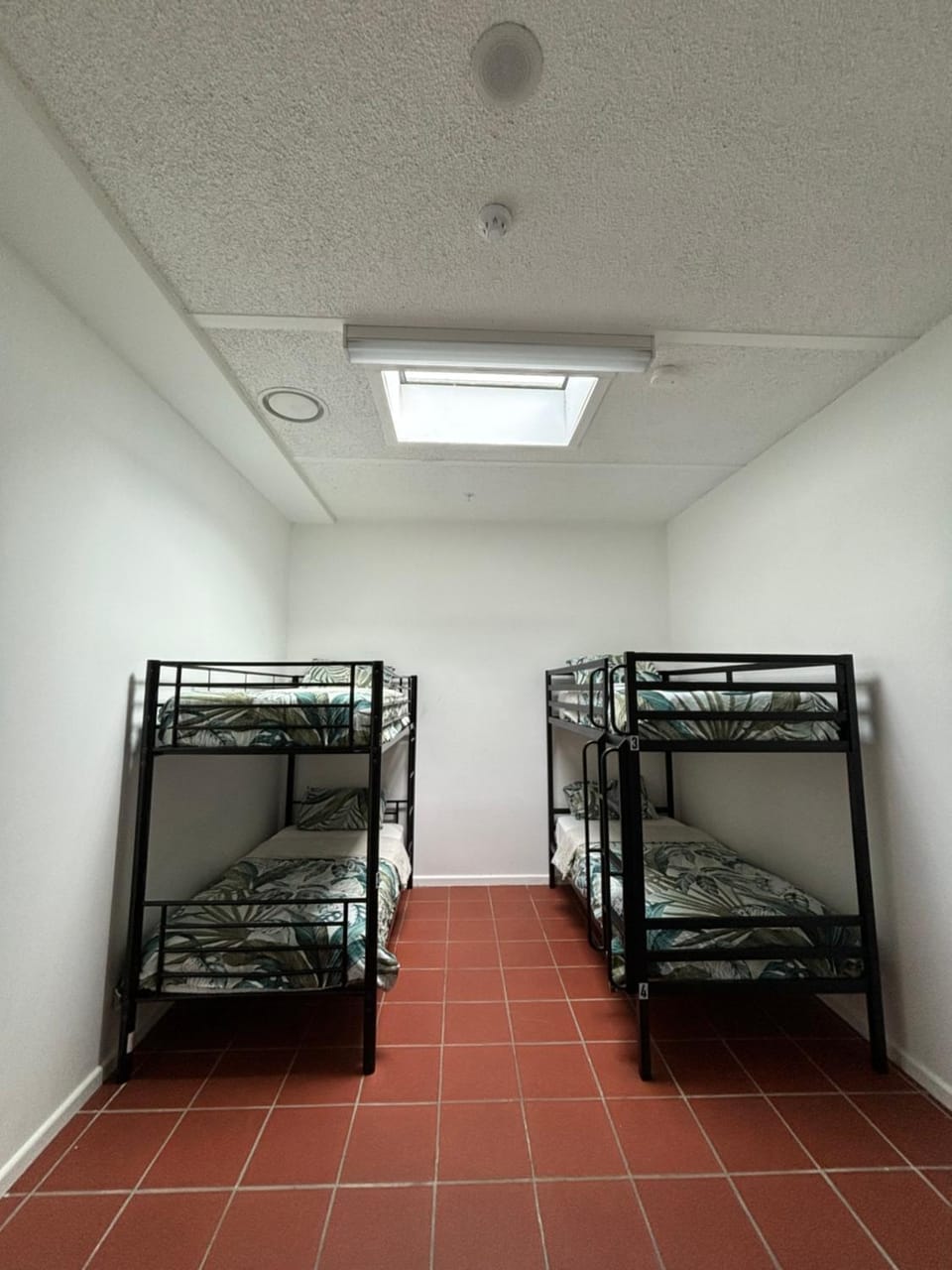 Bed, bunk bed