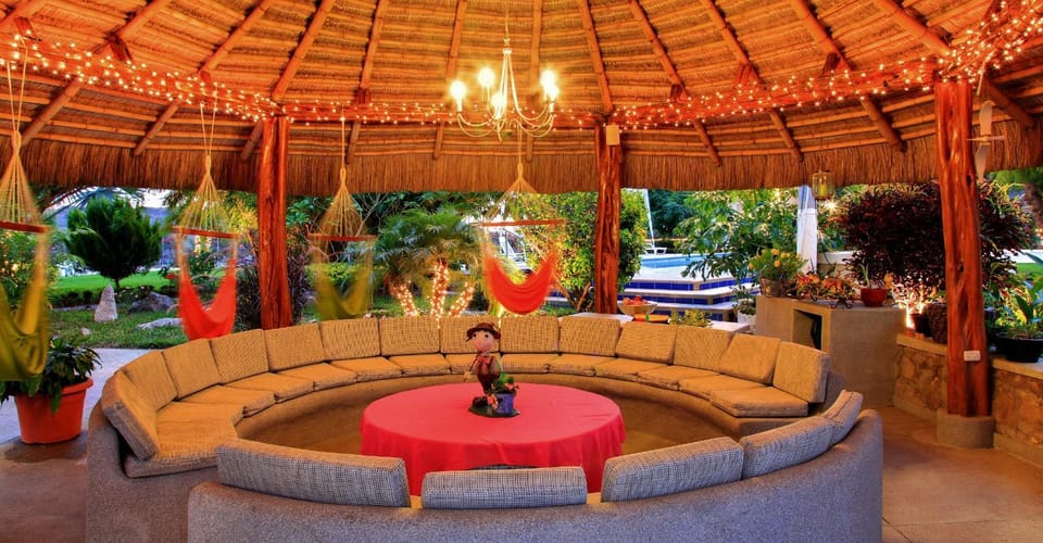 Communal lounge/ TV room, Garden, Balcony/Terrace, Lounge or bar, Seating area, Garden view