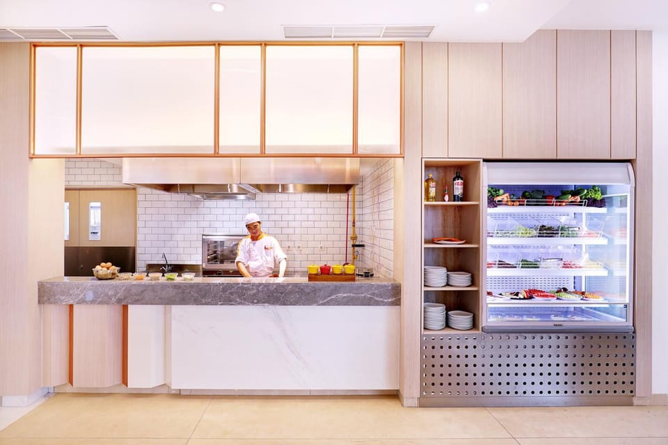 Restaurant/places to eat, Lounge or bar