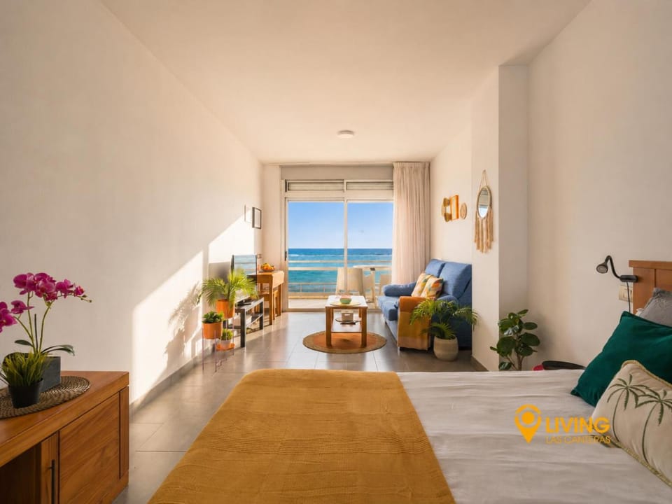 Bed, TV and multimedia, Balcony/Terrace, Living room