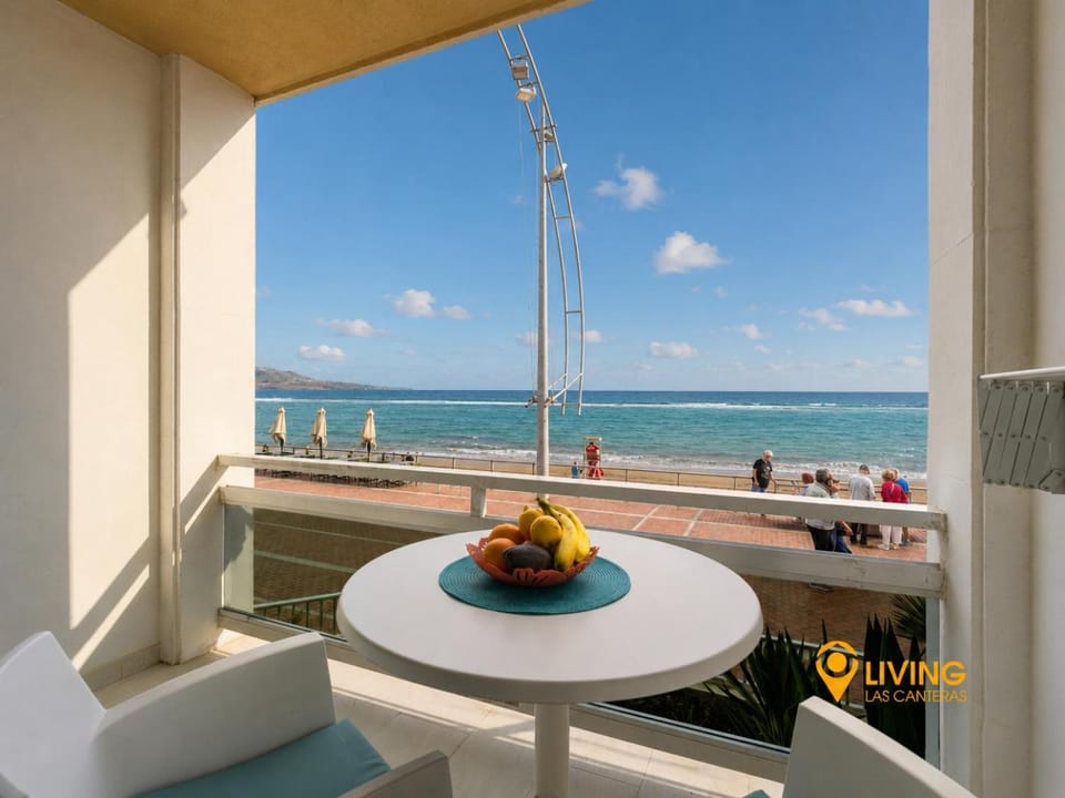 Balcony/Terrace, Food and drinks, Beach, Landmark view, Sea view
