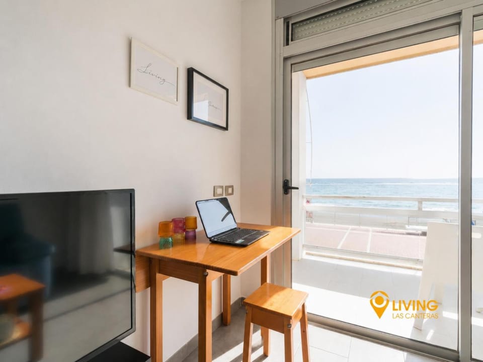 TV and multimedia, Balcony/Terrace, Seating area