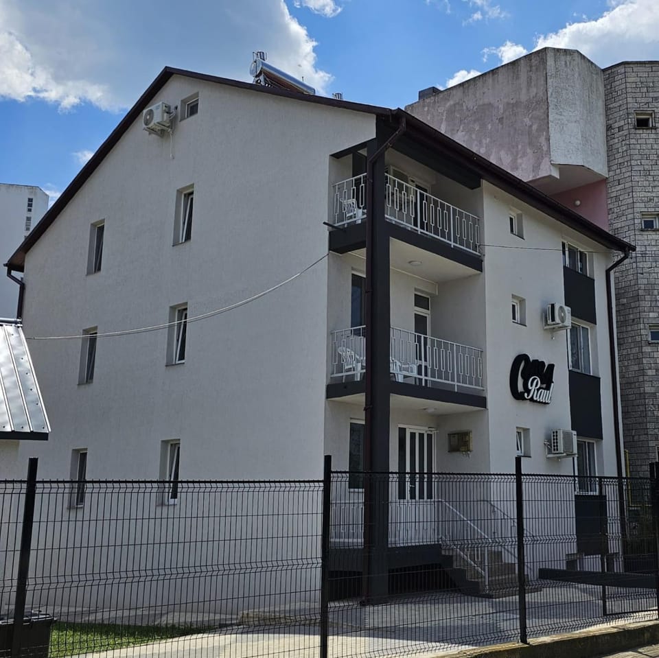 Property building, Day