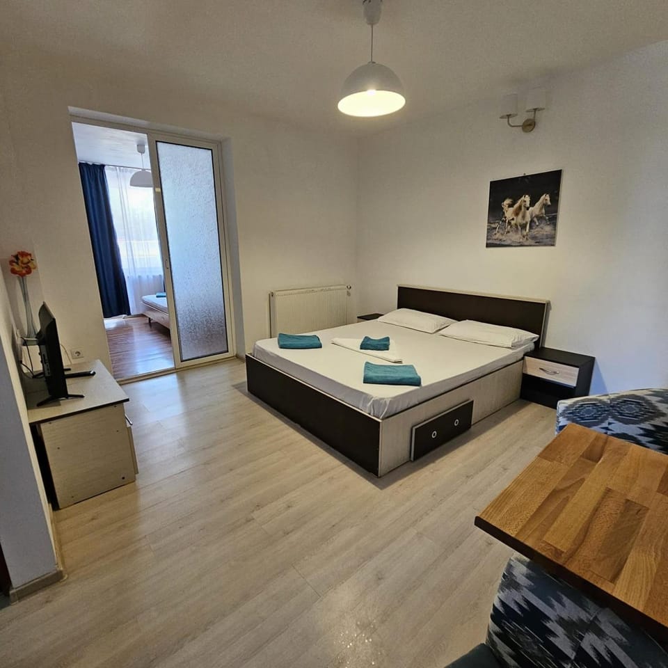 Photo of the whole room, Seating area, Bedroom