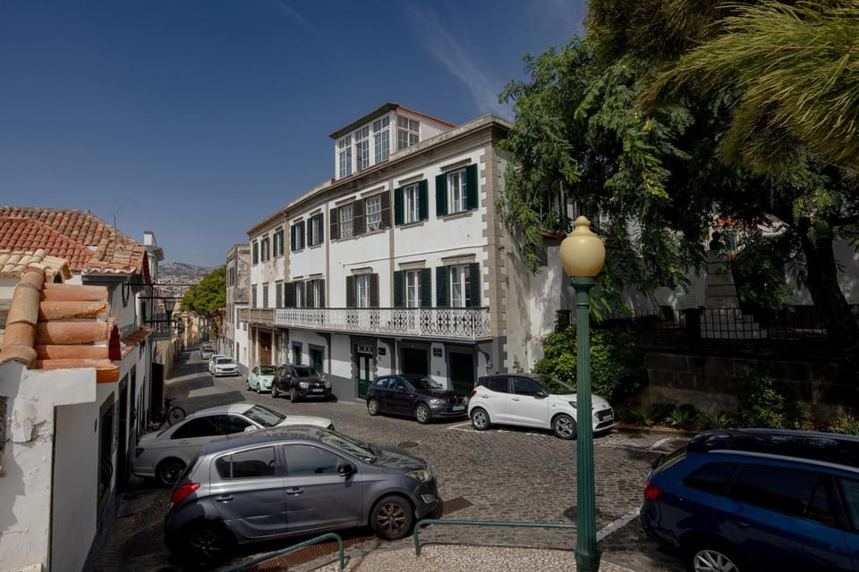 Property building, Facade/entrance