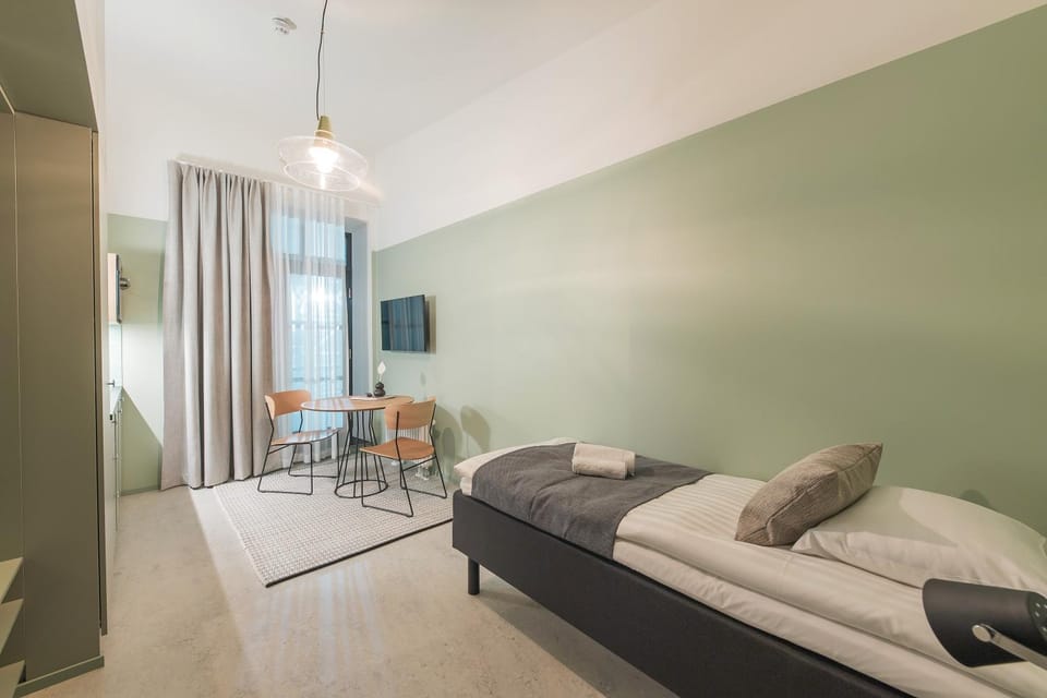 Photo of the whole room, Bedroom