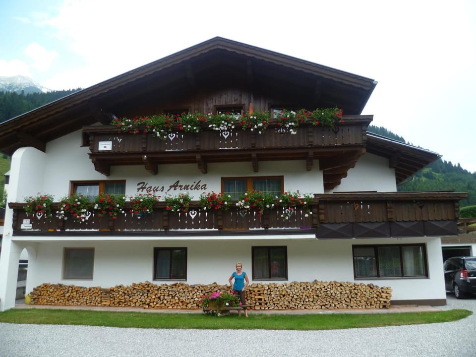 Property building, Day