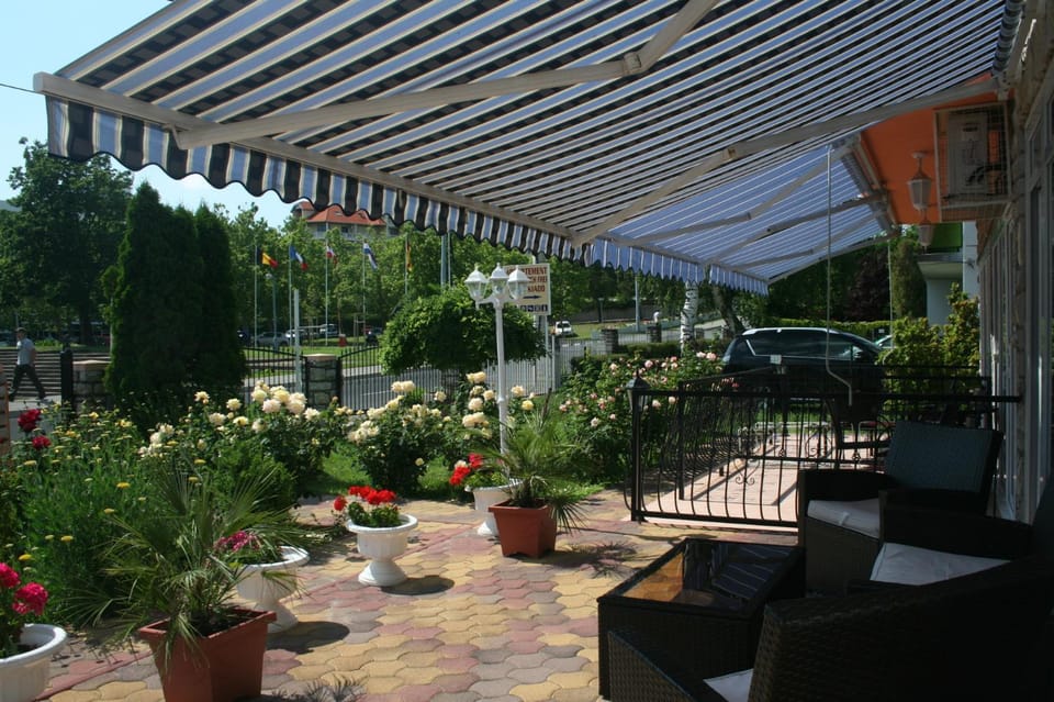 Patio, Day