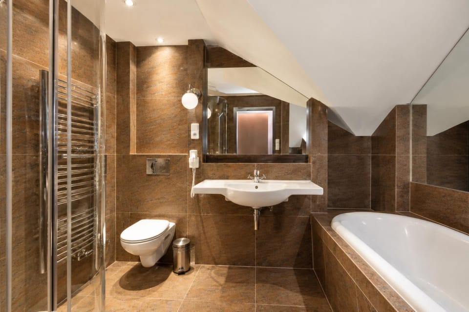 Toilet, Bathroom, Bath