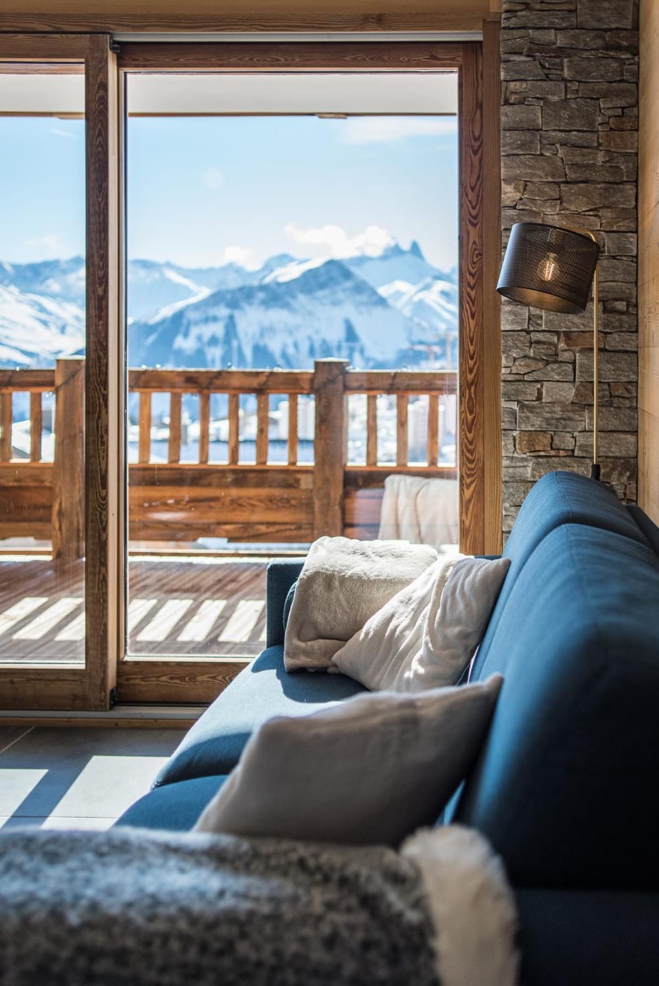 Living room, Mountain view