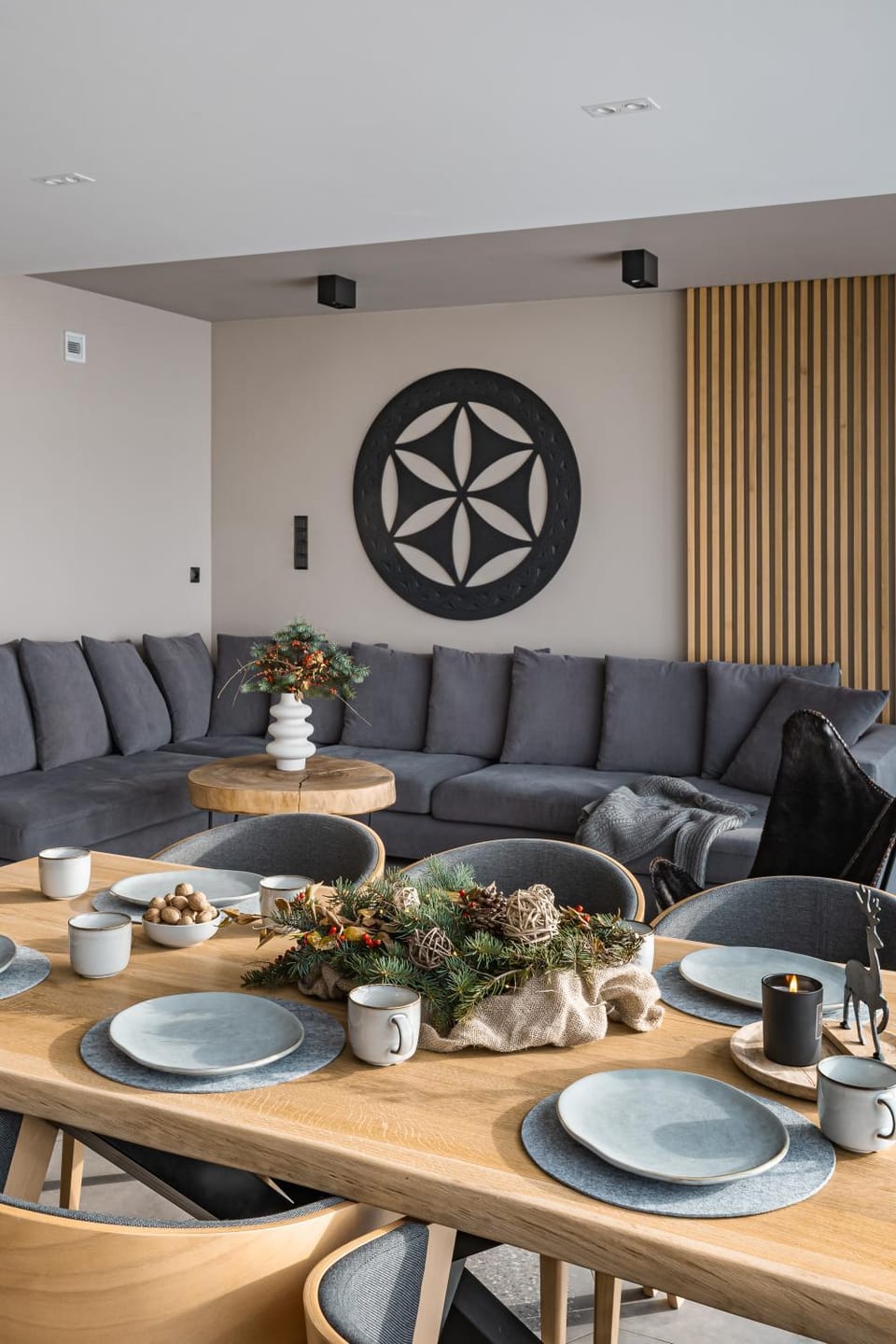 Living room, Seating area, Dining area