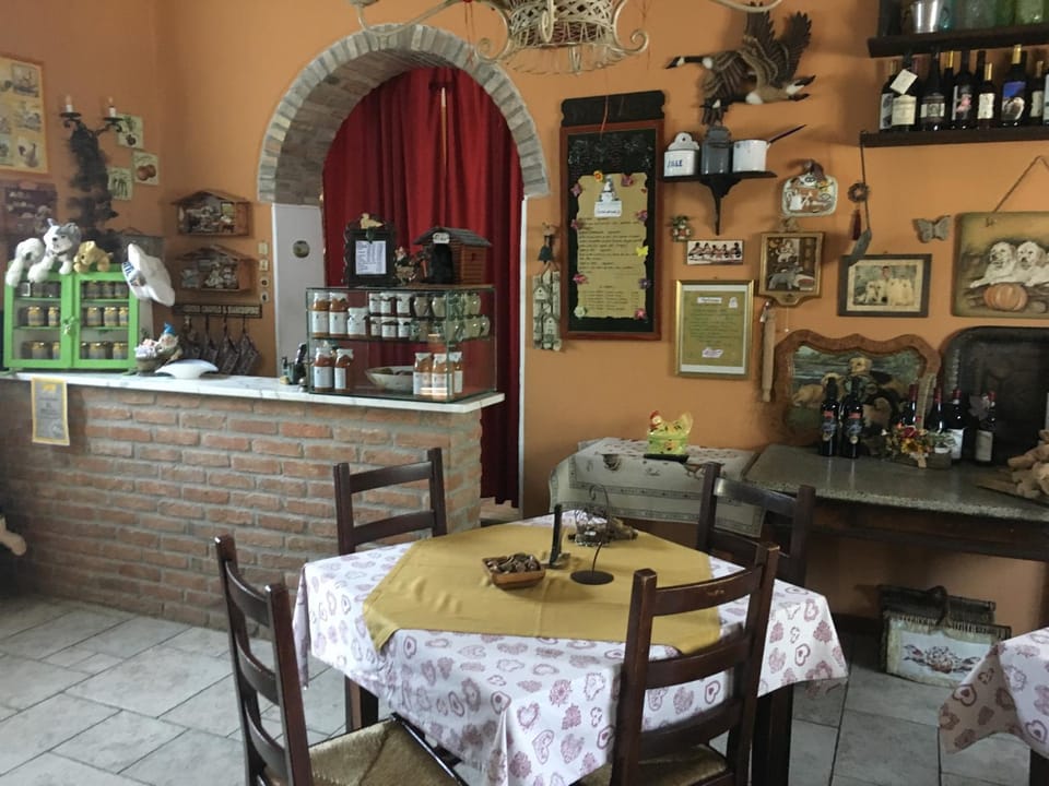 Restaurant/places to eat, Lounge or bar, Area and facilities
