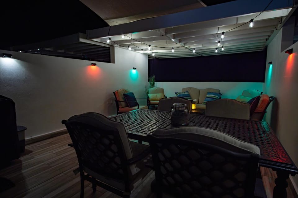 Seating area, Dining area