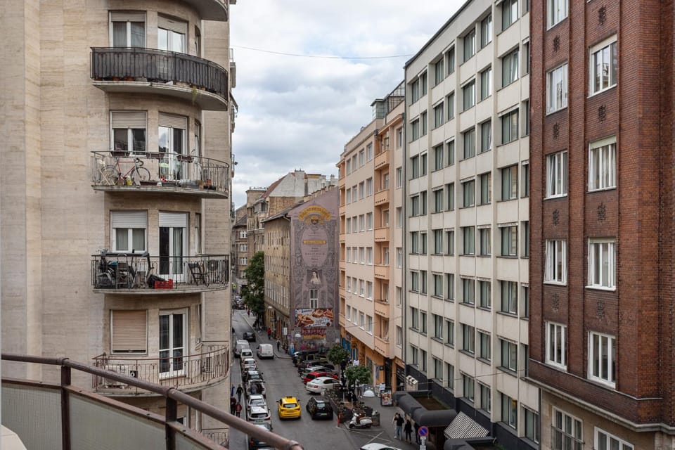 Neighbourhood, City view