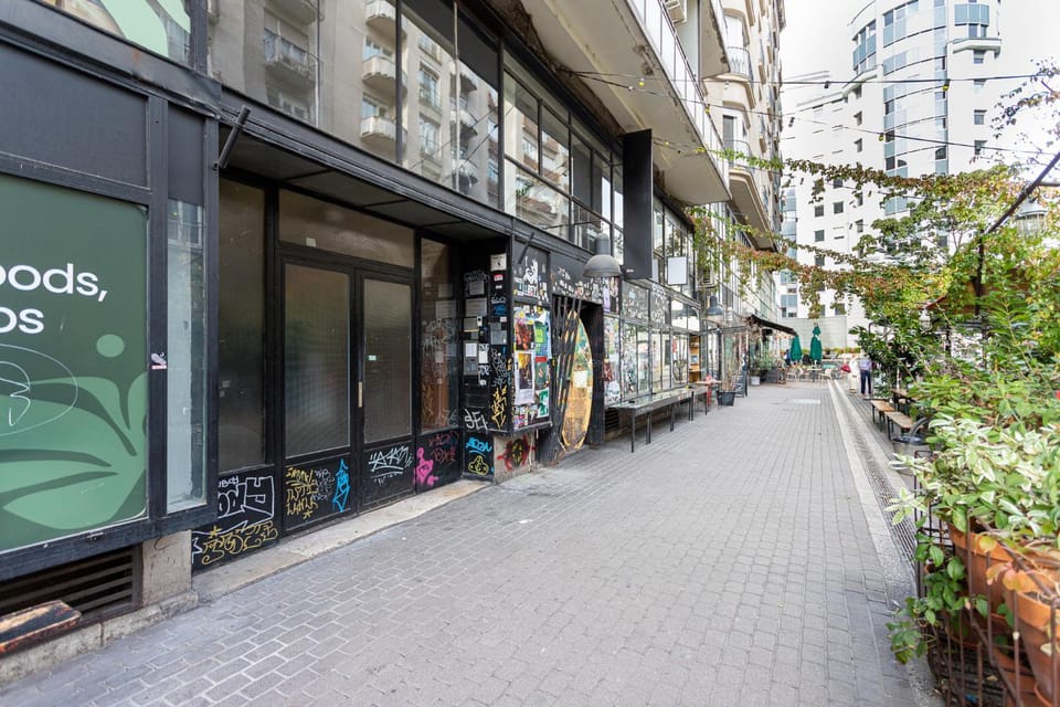Property building, Street view