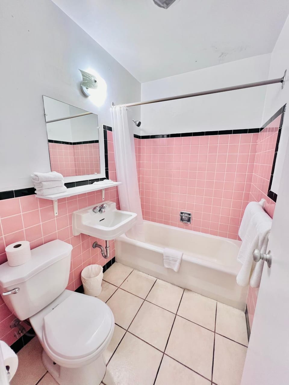 Shower, Toilet, Bathroom, bidet, towels