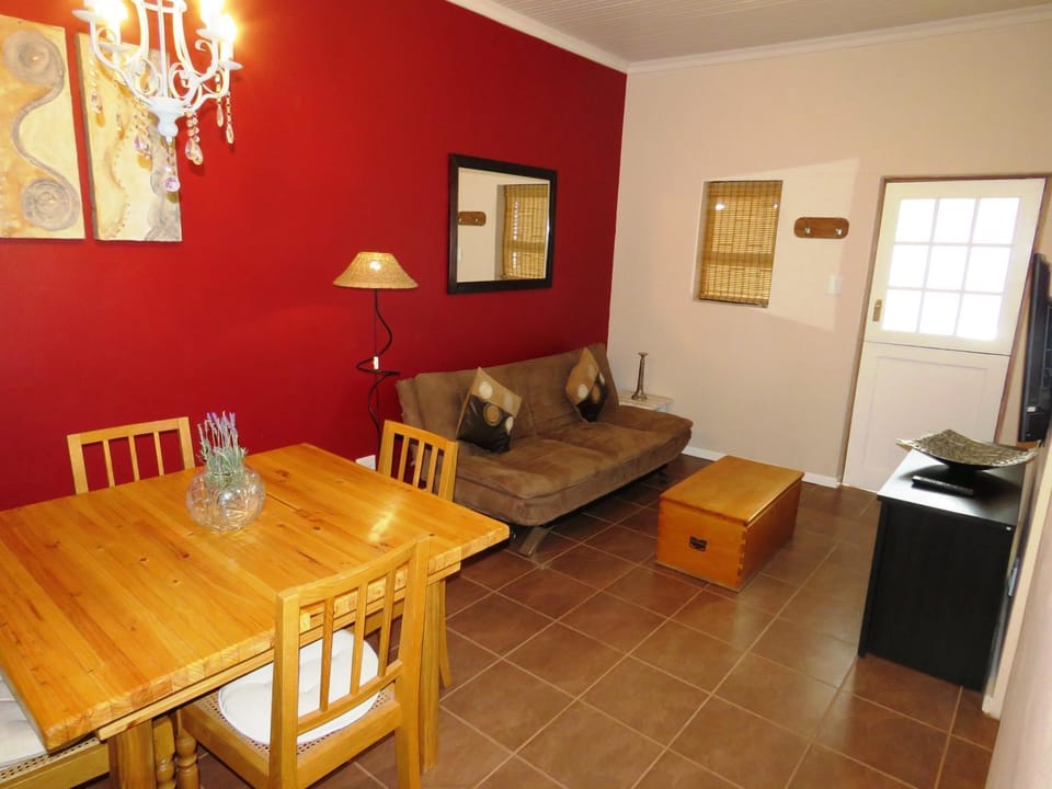Gansbaai Central Accommodation Sleeps 2 adults Apartment in Western Cape