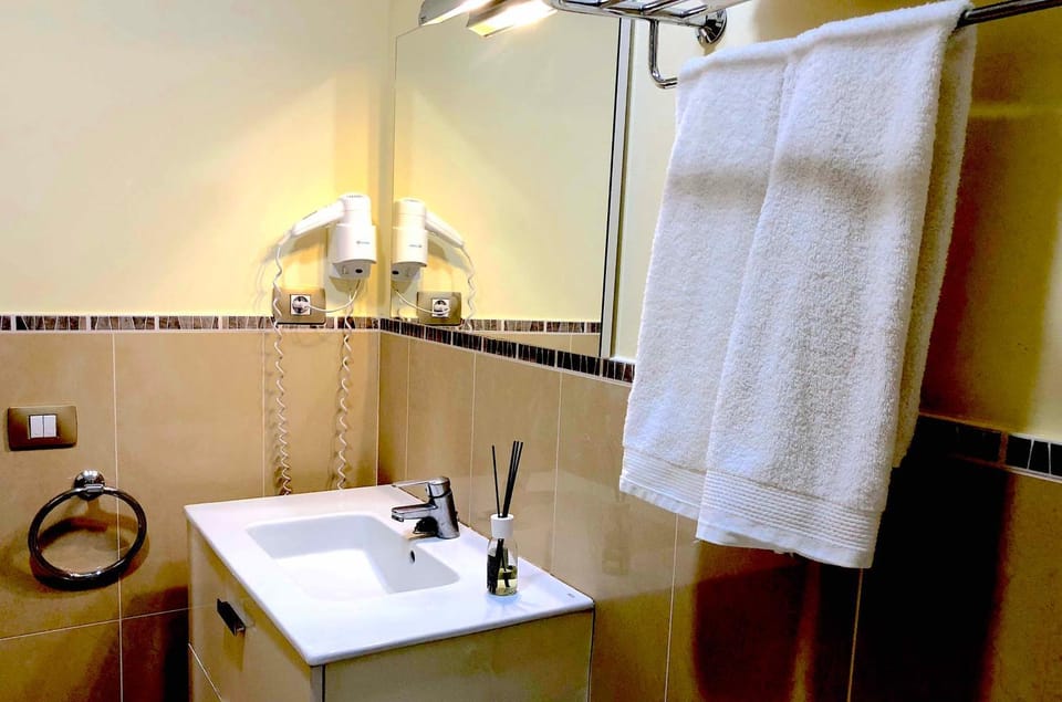 Bathroom, towels