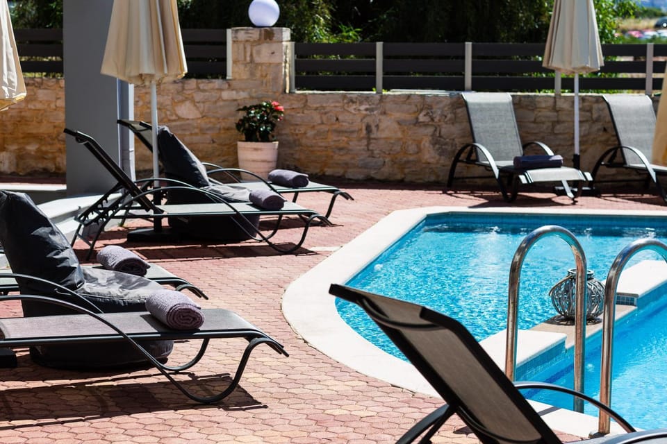 Swimming pool, Swimming pool