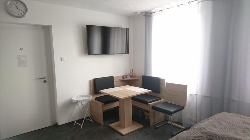 TV and multimedia, Dining area