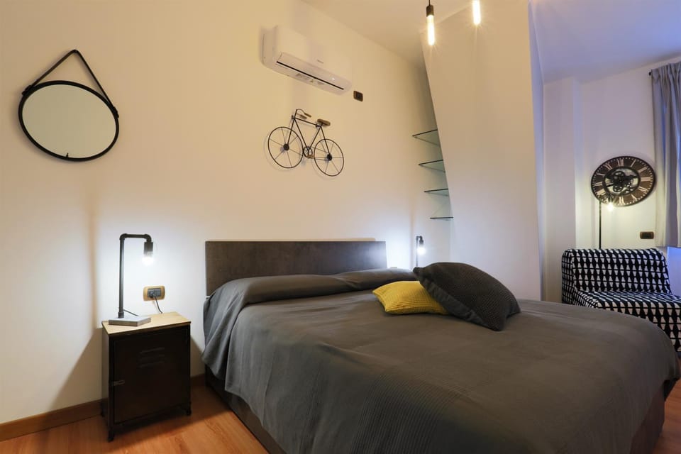 Bed, Photo of the whole room