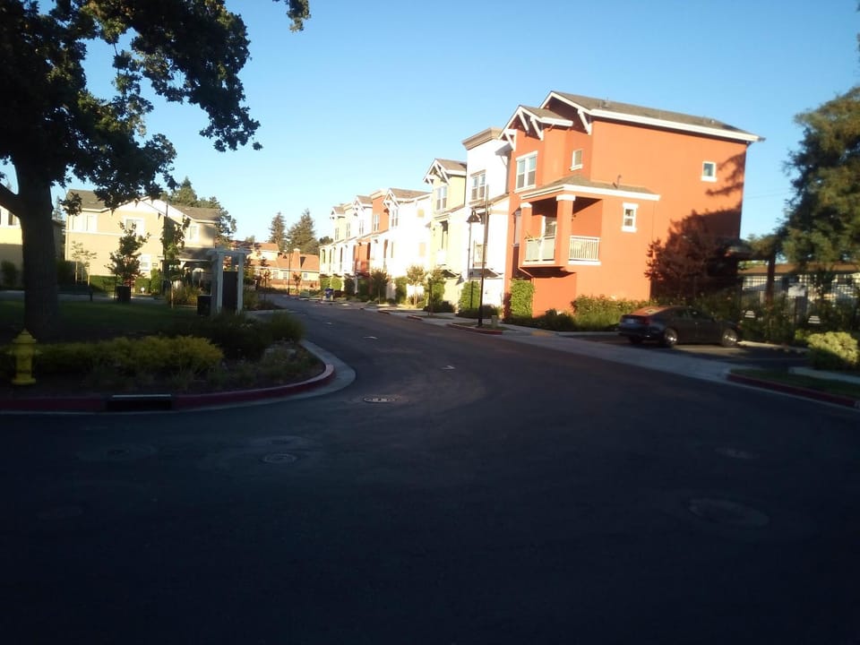 Property building, Neighbourhood